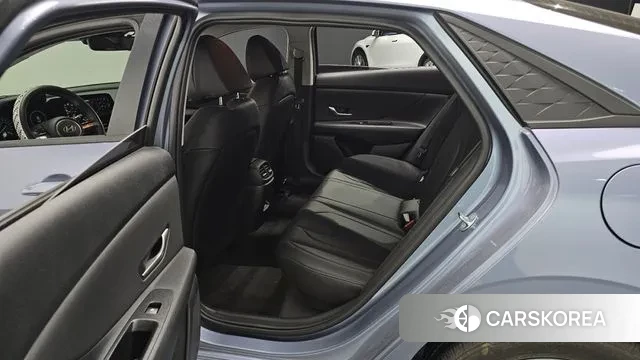 Hyundai The New Avante (CN7) 2025 Светло-серебряный цвет из Кореи, фото 3