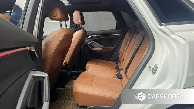 Audi Q3 (F3) 2022 Белый из Кореи, фото 3