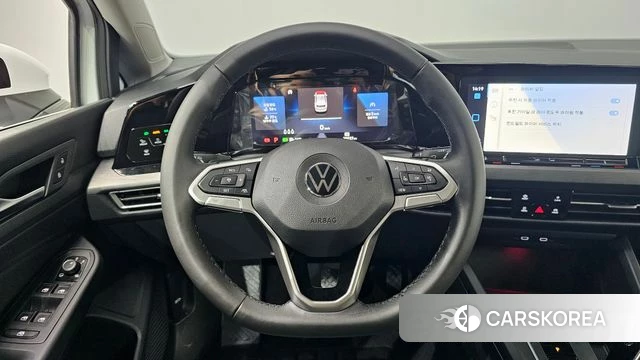 Volkswagen Golf 8th Generation 2022 Белый из Кореи, фото 3
