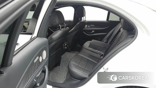 Mercedes-Benz E-Class W213 2023 Белый из Кореи, фото 3