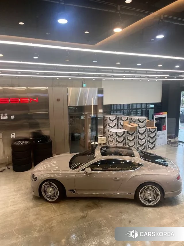 Bentley Continental GT 3rd Generation 2023 Жемчужный цвет из Кореи, фото 3