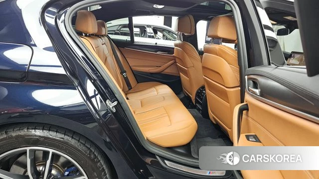 BMW 5 Series (G30) 2022 Черный из Кореи, фото 3