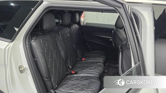 Peugeot 5008 second generation 2024 Белый из Кореи, фото 3