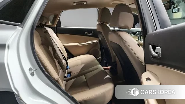 Hyundai Kona 2018 Белый из Кореи, фото 3