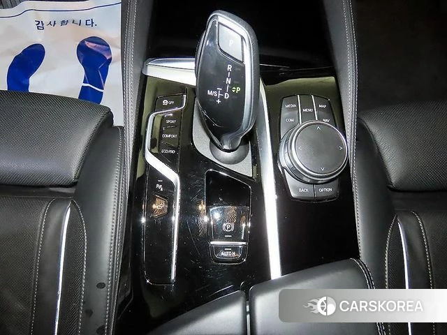 BMW 5 Series (G30) 2021 Белый из Кореи, фото 3