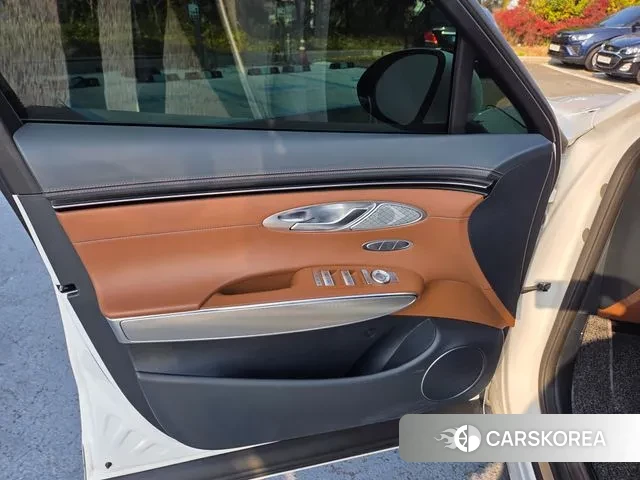 Genesis GV70 2023 Белый из Кореи, фото 3