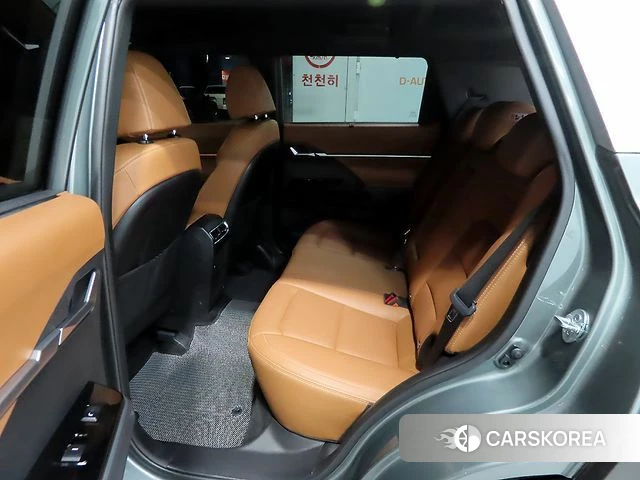 Ssangyong Torres 2023 Темно-зеленый из Кореи, фото 3