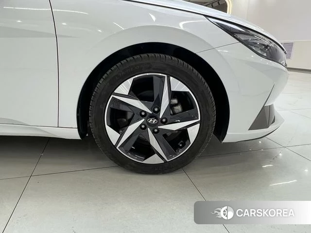 Hyundai Elantra 2022 Белый из Китая, фото 3