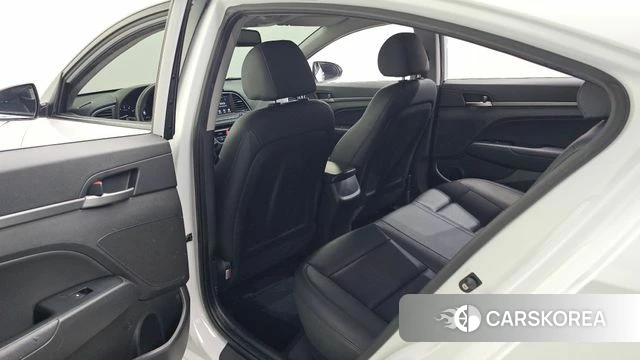 Hyundai Avante AD 2018 Белый из Кореи, фото 3