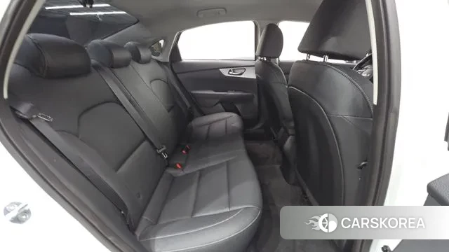 Kia The New K3 2nd generation 2021 Белый из Кореи, фото 3