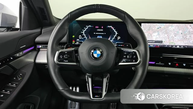 BMW 5 Series (G60) 2024 Серебристо-серый из Кореи, фото 3