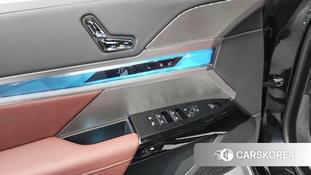 BMW 7 Series (G70) 2025 Черный из Кореи, фото 3