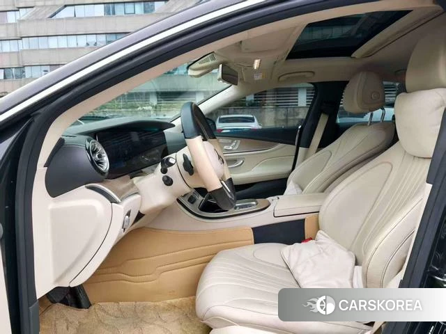 Mercedes-Benz CLS id 4236302 из Китая 3