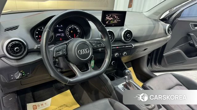 Audi Q2L 2023 Темно-серый из Китая, фото 3