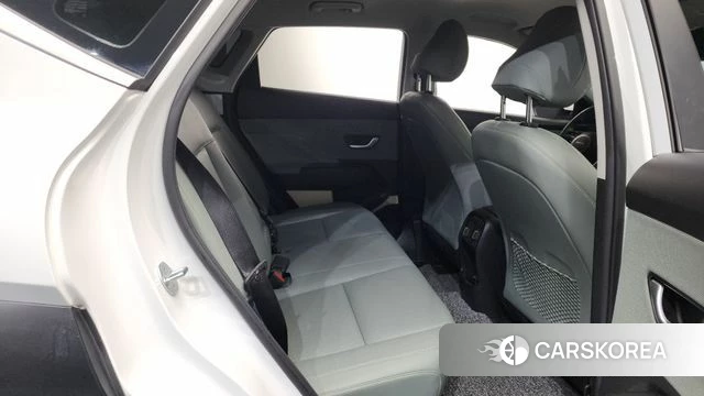 Hyundai Kona (SX2) 2023 Белый из Кореи, фото 3