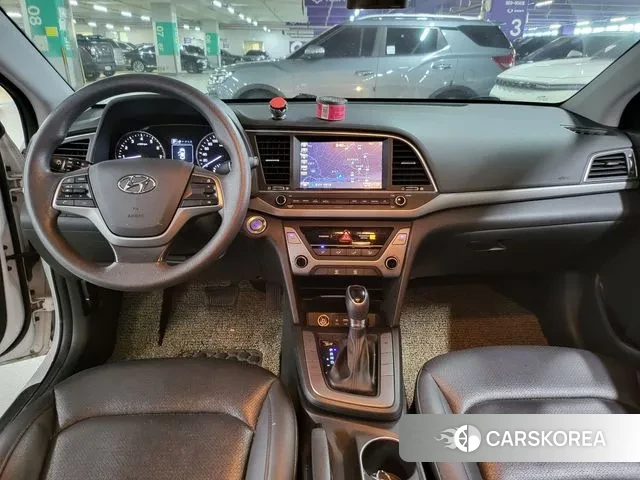 Hyundai Avante AD 2018 Белый из Кореи, фото 3