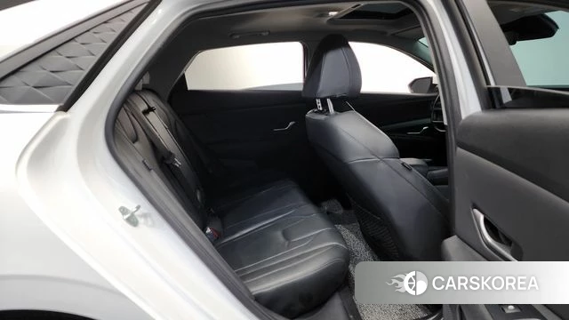 Hyundai The New Avante (CN7) 2023 Белый из Кореи, фото 3