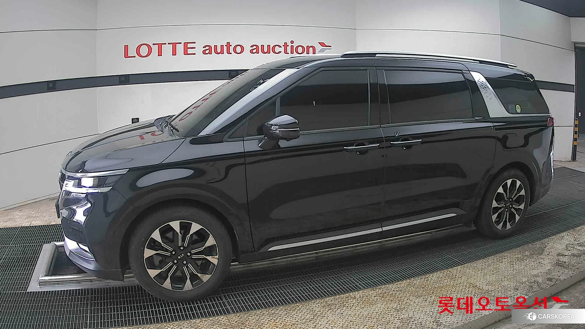 Kia Carnival 2021 Черный из Кореи, фото 3