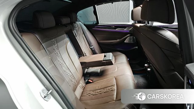 BMW 5 Series (G30) 2021 Белый из Кореи, фото 3