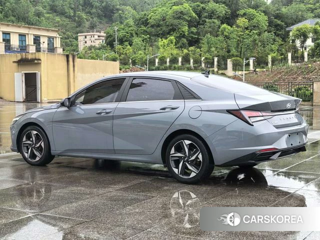 Hyundai Elantra 2022 Серебристо-серый из Китая, фото 3