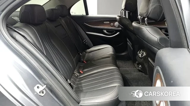 Mercedes-Benz E-Class W213 2018 Серый из Кореи, фото 3