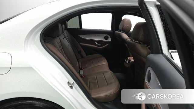 Mercedes-Benz E-Class W213 2021 Белый из Кореи, фото 3