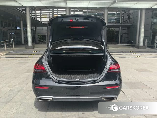 Mercedes-Benz E-class 2022 Черный из Китая, фото 3