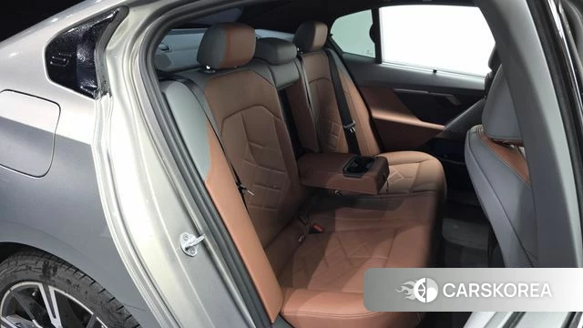 BMW 5 Series (G60) 2025 Серый из Кореи, фото 3