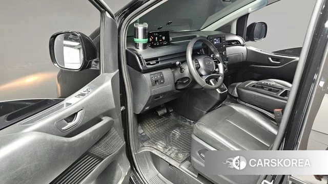 Hyundai Staria 2023 Черный из Кореи, фото 3