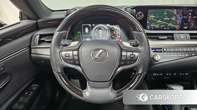 Lexus ES300h 7th generation 2021 Серебристо-серый из Кореи, фото 3