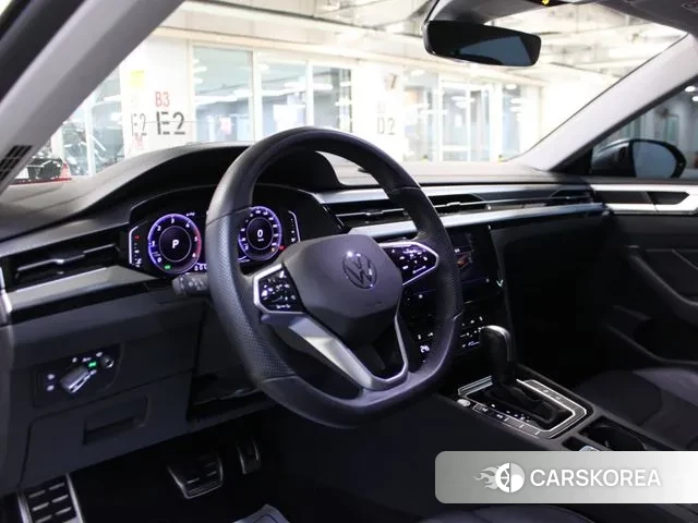 Volkswagen Arteon 2023 Черный из Кореи, фото 3