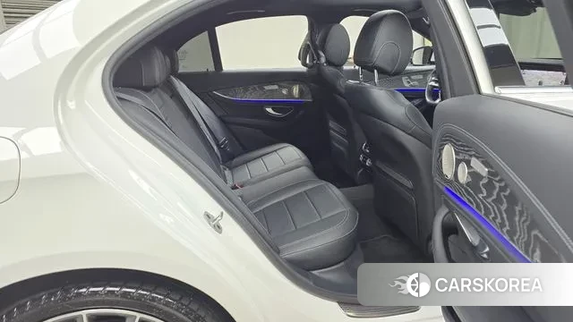 Mercedes-Benz E-Class W213 2022 Белый из Кореи, фото 3