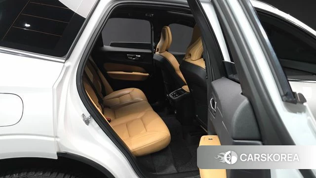 Volvo XC60 second Generation 2018 Белый из Кореи, фото 3