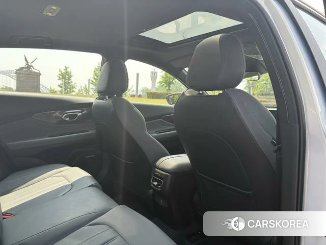 GAC Trumpchi Shadow Leopard 2025 Серебристо-серый из Китая, фото 3