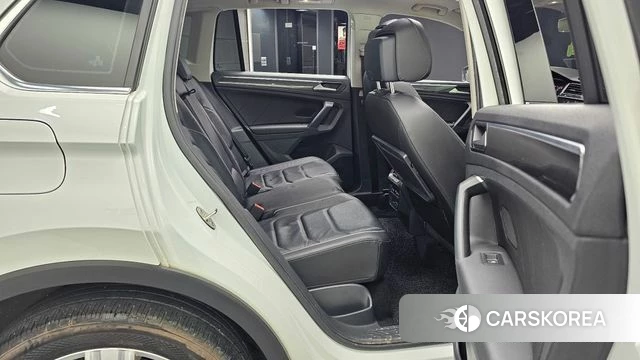 Volkswagen Tiguan second Generation 2020 Белый из Кореи, фото 3