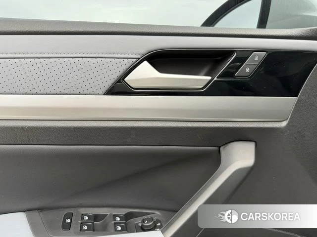 Volkswagen Lavida 2024 Белый из Китая, фото 3