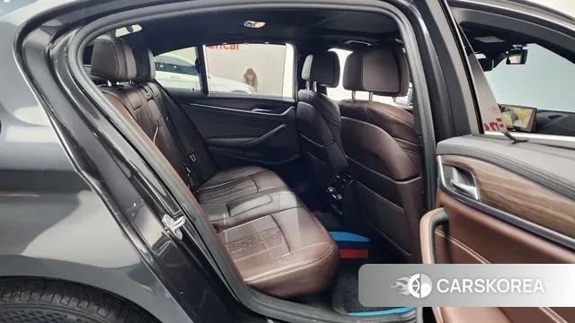 BMW 5 Series (G30) 2018 Серый из Кореи, фото 3