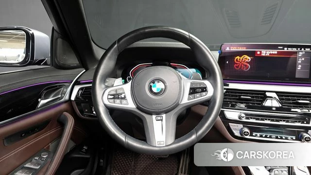 BMW 5 Series (G30) 2023 Серебристо-серый из Кореи, фото 3