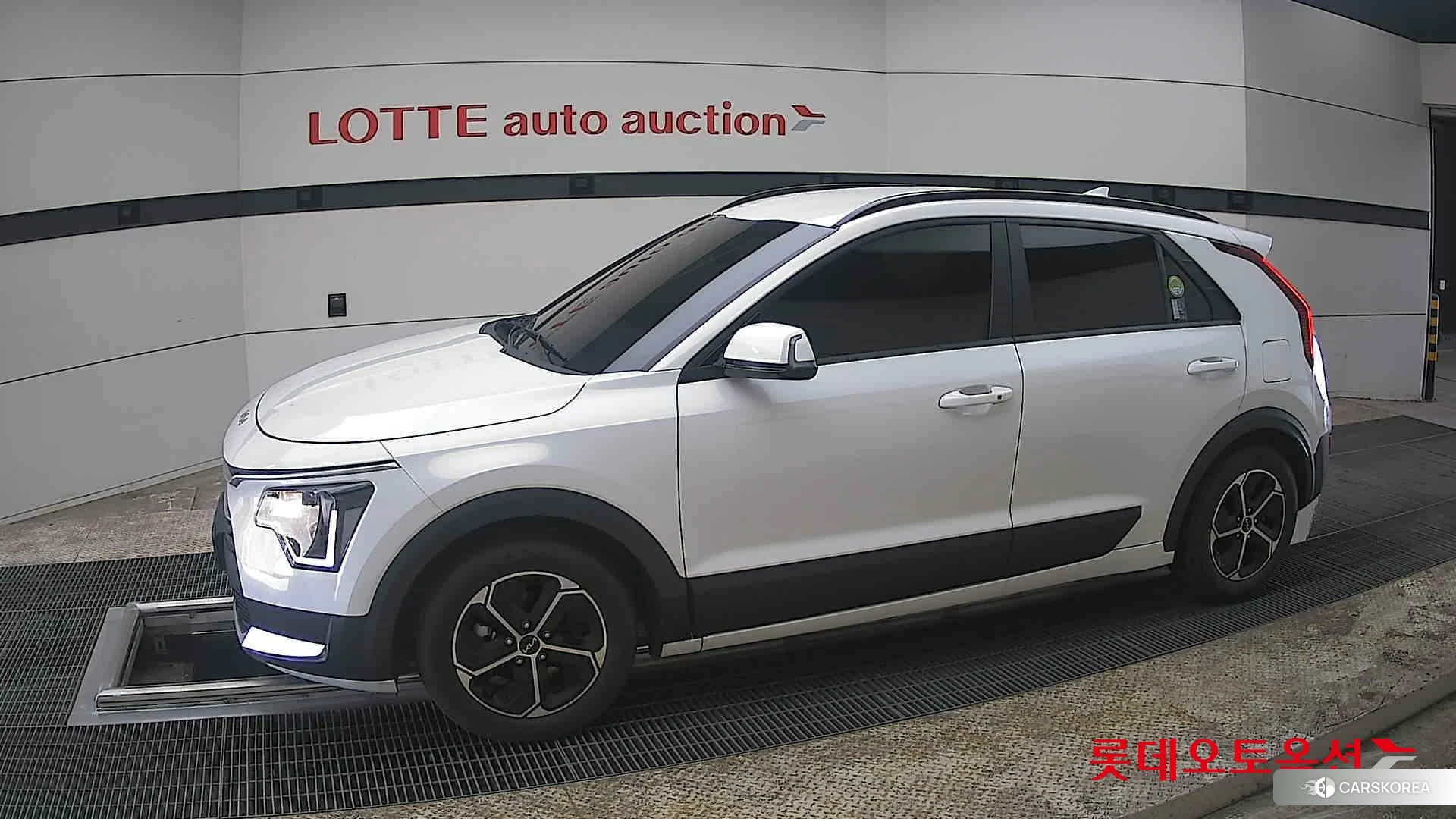 Kia Niro Hybrid 2022 Snow White Pearl (optional) из Кореи, фото 3