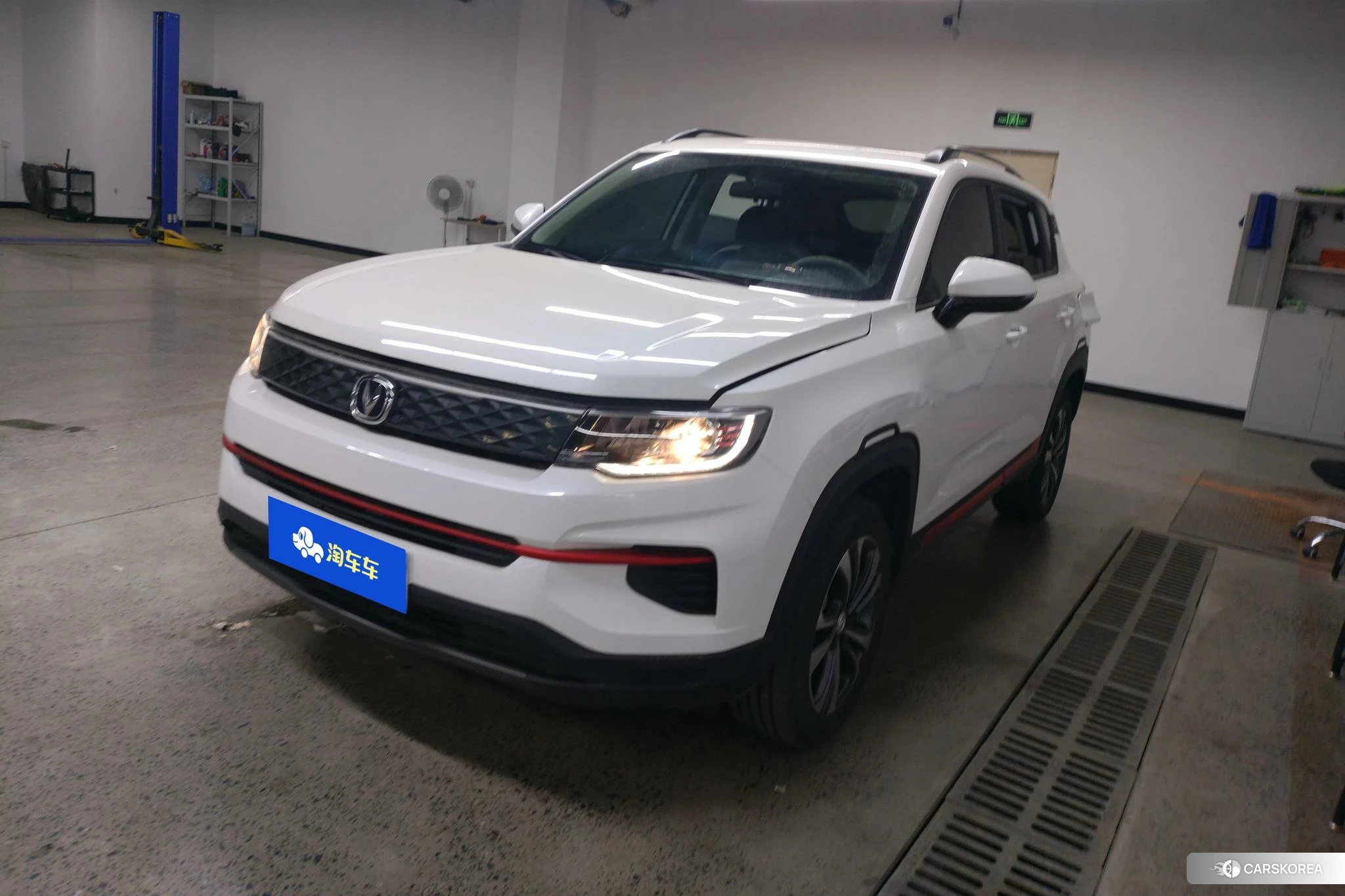 Chang'an CS35 PLUS 2022 Белый из Китая, фото 3