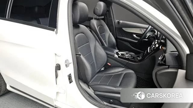 Mercedes-Benz C-Class W205 2018 Белый из Кореи, фото 3