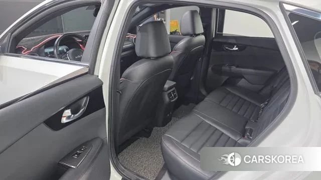 Kia The New K3 2nd generation 2022 Белый из Кореи, фото 3