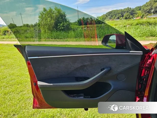 Tesla Model 3 2024 Красный из Кореи, фото 3