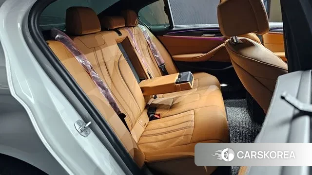 BMW 5 Series (G30) 2023 Белый из Кореи, фото 3