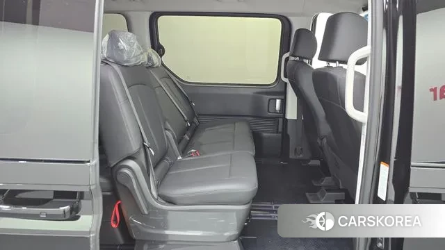 Hyundai Staria 2023 Черный из Кореи, фото 3