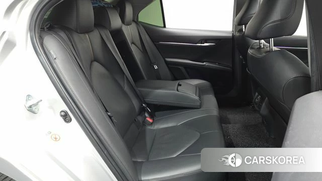 Toyota Camry (XV70) 2018 Серебряный из Кореи, фото 3