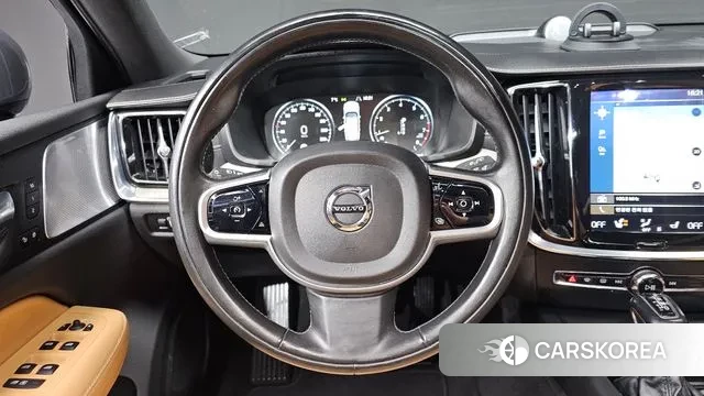 Volvo V60 Cross-Country 2nd Generation 2019 Серый из Кореи, фото 3