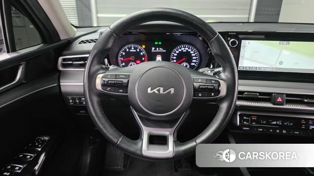 Kia K5 3rd generation 2023 Серебристо-серый из Кореи, фото 3