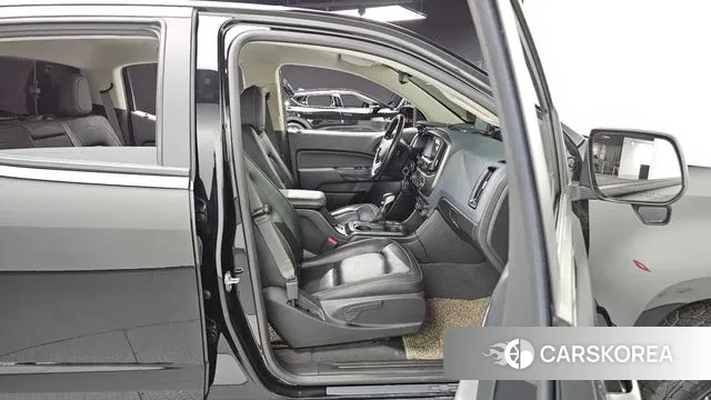 Chevrolet (GM Daewoo) Real New Colorado 2022 Черный из Кореи, фото 3