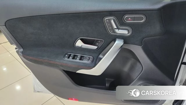 Mercedes-Benz A-Class W177 2025 Белый из Кореи, фото 3